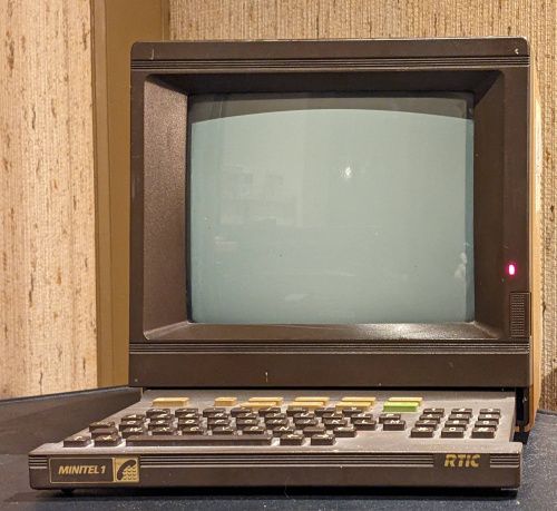 Écran en veille après 4 minutes d’inactivité