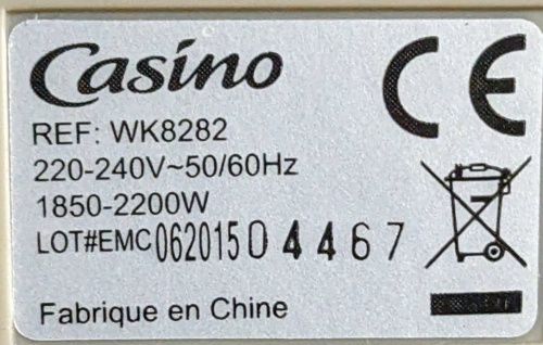 L’étiquette signalétique de la bouilloire : Casino WK8282, 220-240V, 1850-2200W