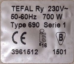 Étiquette collée sous le gaufrier TEFAL