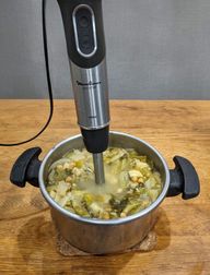 Image représentant le mixage d’une soupe aux légumes