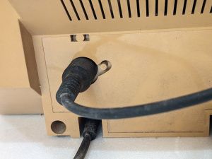 Imprimante branchée à l’arrière du Minitel