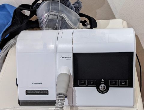 Image représentant une machine de traitement de l’apnée du sommeil