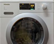 Image représentant une machine à laver Miele récente