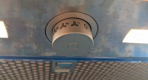 Bouton rotatif de réglage : position 0 puis trois vitesses d’aspiration